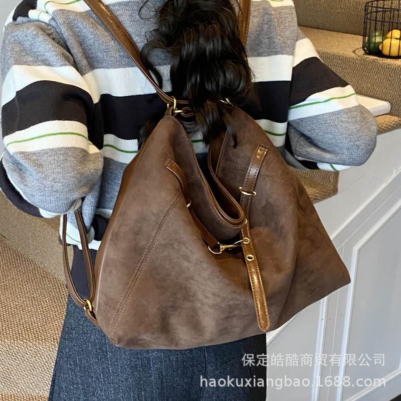 Summer travel backpack women 2025 new trendy fashion high sense shoulder bag large capacity commuter multi-purpose backpack