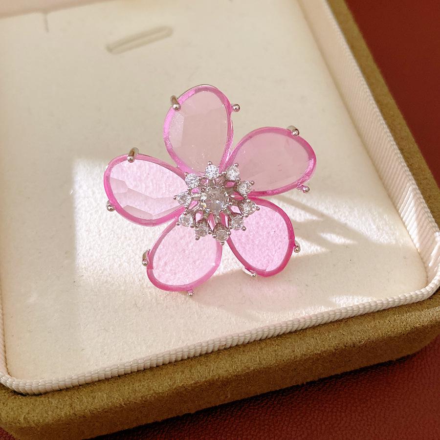 Luxury Zirconia Butterfly Ear Clip for Women – No Piercing, Trendy Cartilage Accessory
