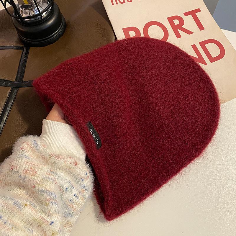 Autumn and winter hats women's cold hats big head circumference versatile knitted thin crimped outdoor stacking hats women's winter