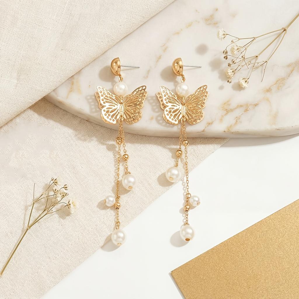 New Spring/Summer Exquisite and Elegant Women's Earrings with Dynamic Gold Butterfly and Heart-Shaped Pendant, Long Tassel Design, Suitable for