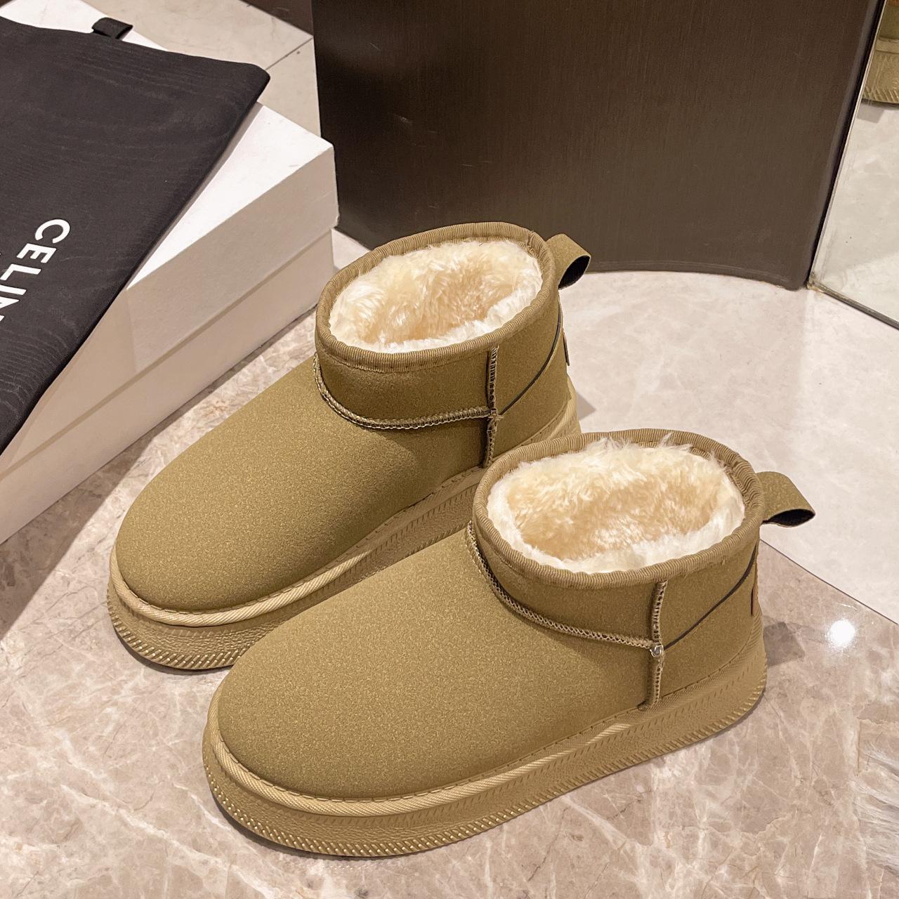 

Зимние женские сноубутсы на толстой подошве, водонепроницаемые, большого размера, 2024 года, новые, бархатные, с утолщенной нескользящей подошвой, большого размера, хлопковые ботинки для Северо-Востока 42