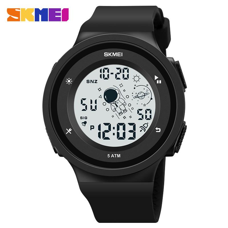 Fashion cartoon children's watch, multi-functional astronaut sports waterproof male and female student watch