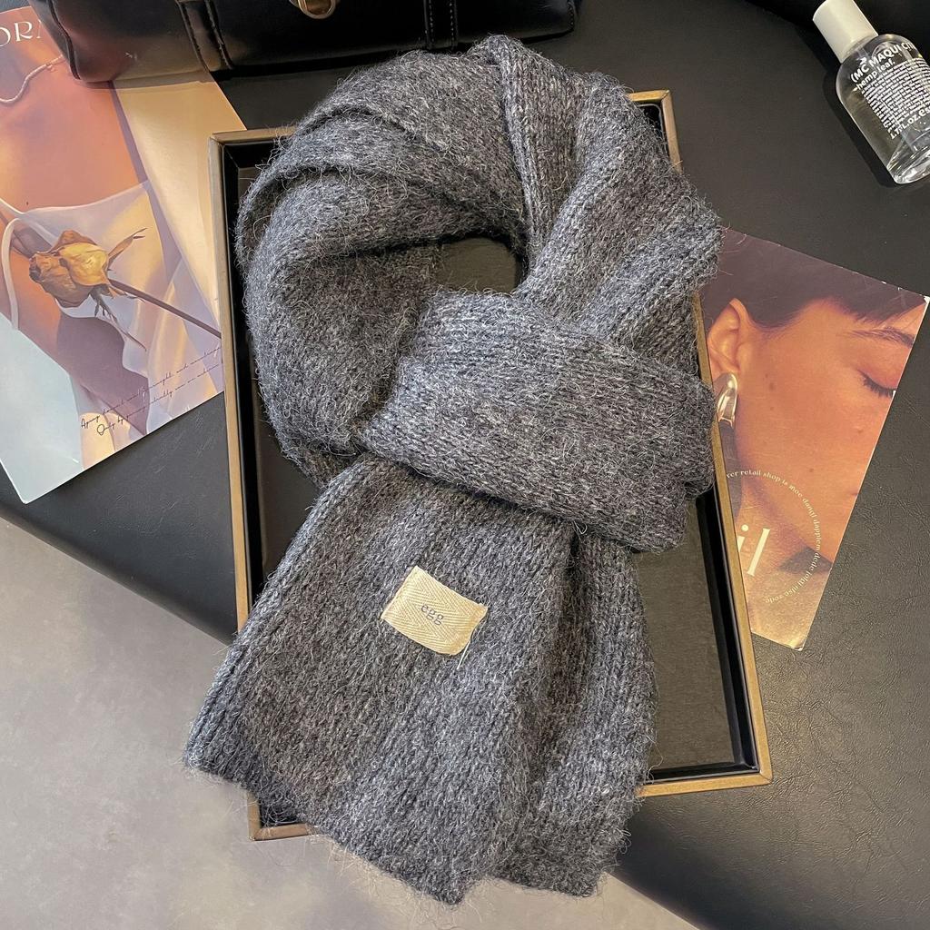 Premium deep sea blue soft waxy knitted small scarf women's winter Korean version versatile student couple warm wool scarf tide