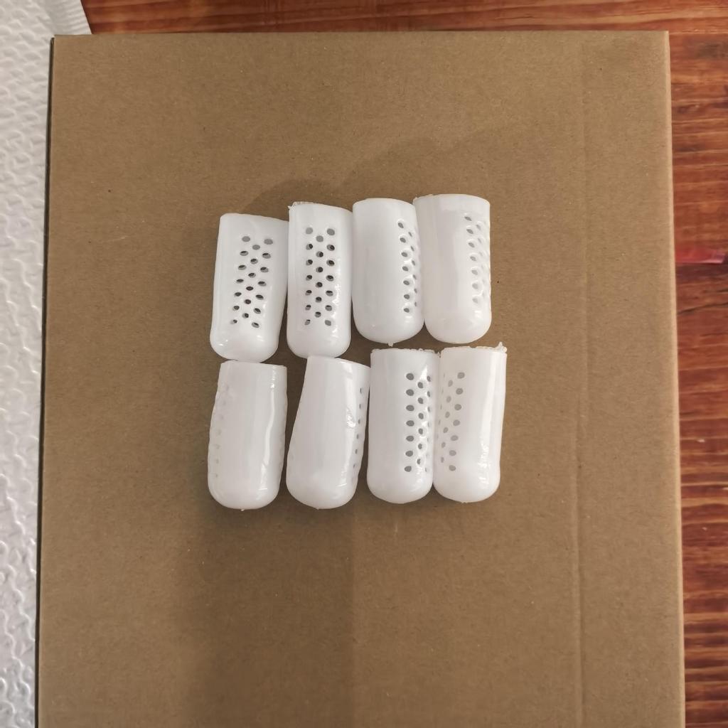 Silicone Big Toe Protector & Breathable Separator for Anti-Chafing, Anti-Cracking, and Moisturizing.