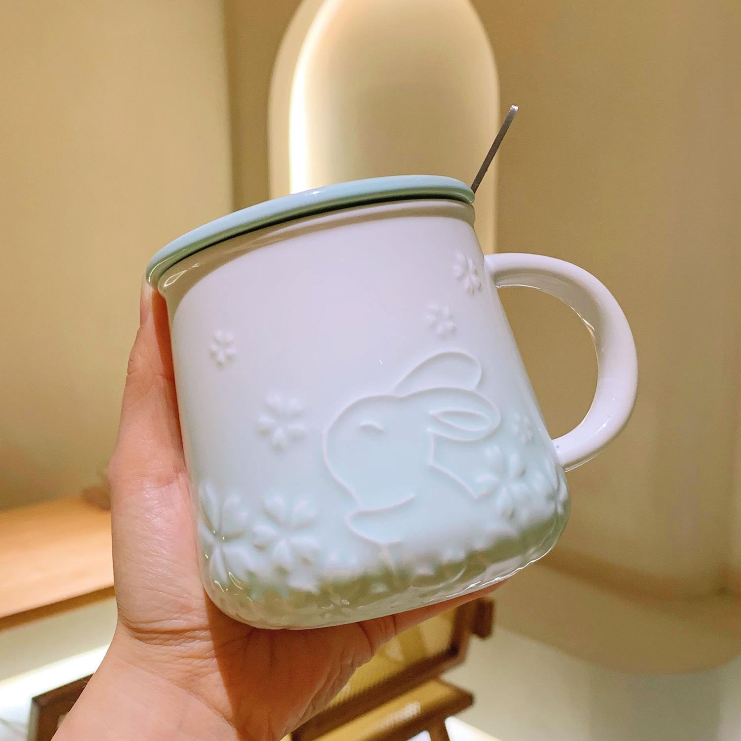 

Керамическая кружка высокой ценности с крышкой и ложкой Кружка для дома и офиса Чашка для воды Чашка для завтрака для пары Сувенир 401-500ml