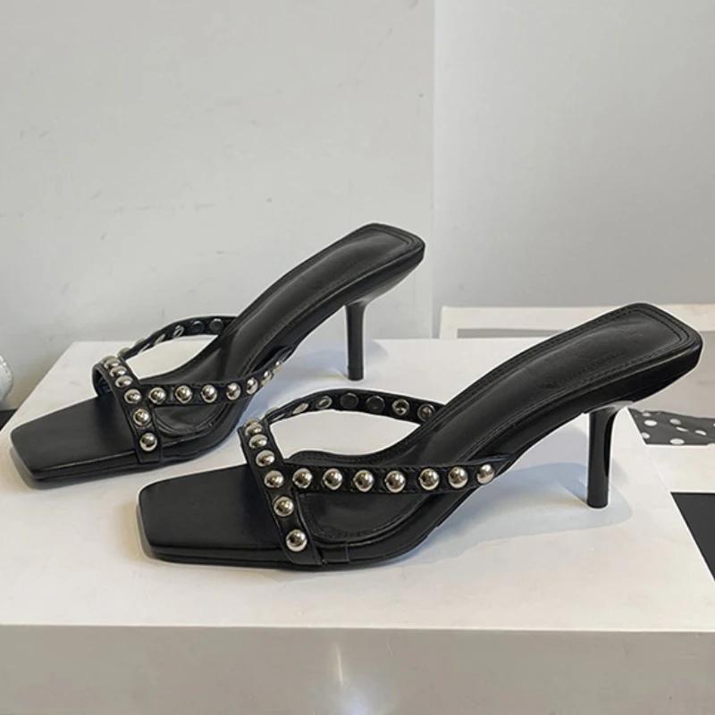 Fashion New European and American High Quality Women Shoes Modern Slippers Metal Rivet Designer Summer Party Shoes Women Mules Slides