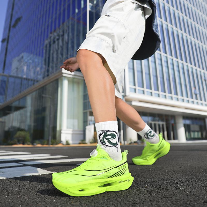 Casual and Comfortable Road Running Shoes with Sports and Outdoor Anti Slip and Wear-resistant Soles Suitable for All Seasons