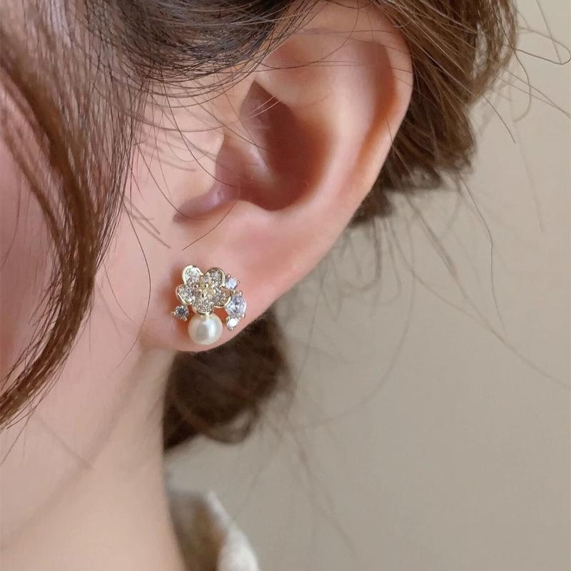 Design Zirconia Flower Pearl Earrings Female Temperament Gentle Earrings Small Hundred with Fashionable and Versatile Senior Sense Earrings