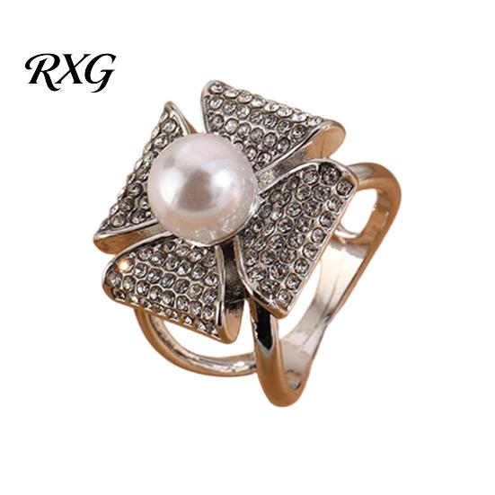 Luxury Scarf Ring Accessory Rhinestone Geometric Ring, Sparkling Elegant Faux Pearl Holder, Decorative Women Wrap Holder for Neckerchiefs Scarves