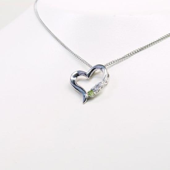 [Your and My Jewelry Box] Silver Natural Peridot Open Heart Pendant Necklace [August Birthstone] 14183 [Gift Wrapped]