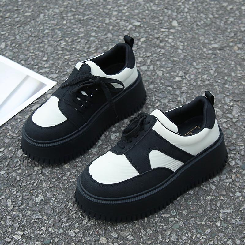 

Retro platform white shoes women s 2024 new height-increasing muffin shoes classic lace-up versatile flat-soled casual board shoes 40 чорний