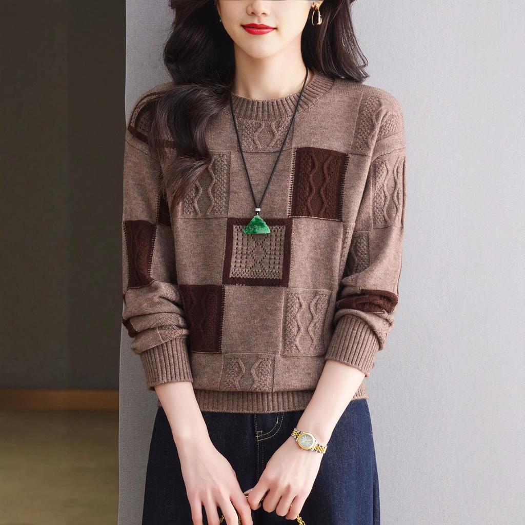 Autumn/Winter Women's Color Block Knitted Round Neck Sweater - Slimming & Stylish Base Layer