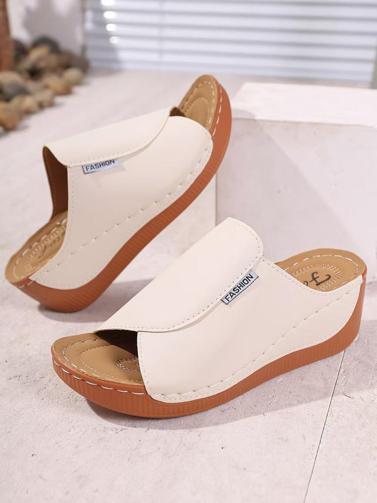 Europäische und amerikanische Mode Damenslipper in großen Größen Sommer neue Keilabsatz Fischmaul Zehenfrei coole Slipper tragen leichte coole Slipper