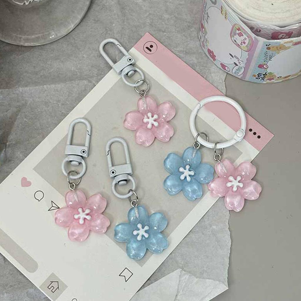 Eleganter Kirschblüten-Resin-Schlüsselanhänger mit abnehmbarem Karabinerverschluss, Schlüsselanhänger für Schlüssel, Geldbörsen und zum Verschenken