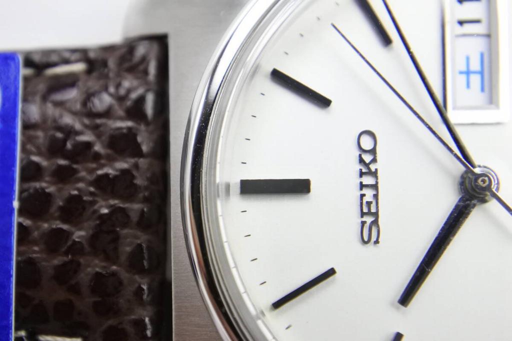 A 1970 SEIKO Lord Matic 25 jewels automatic a masterpiece of Japanese square-shaped design 5606-7130 men's Watch, craftsmanship.