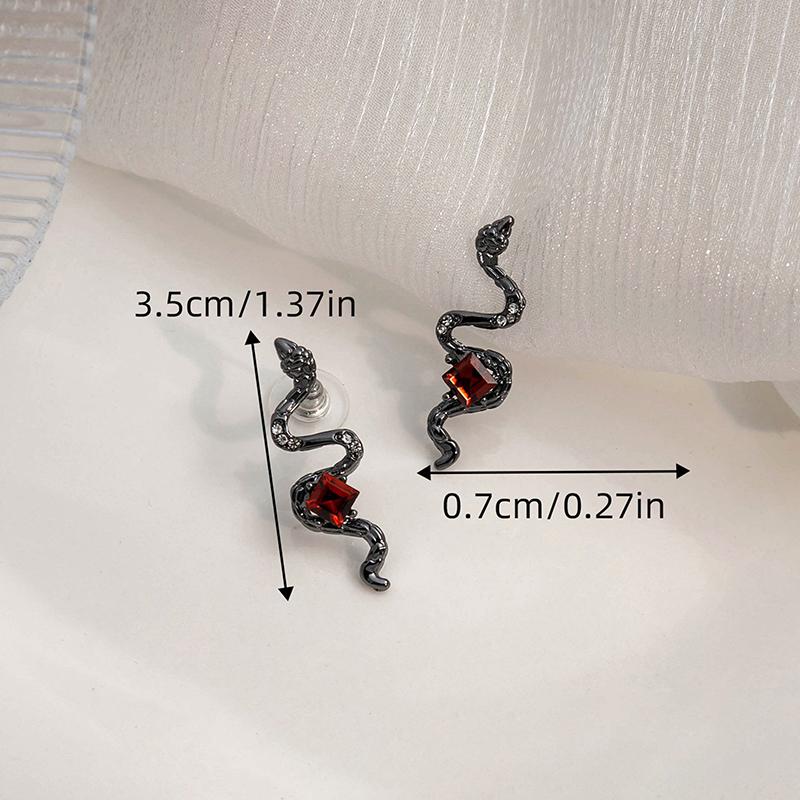 Exquisite  Snake Shape Earrings For Women Shining Red Zircon Earrings Personalized Temperament Jewelry Accessories