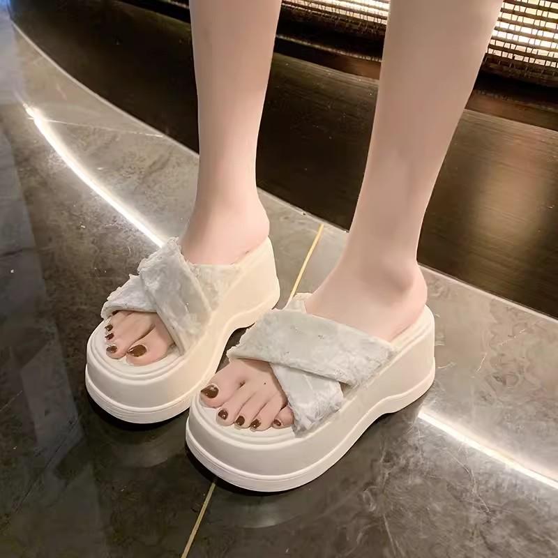 Fashion 8CM Heels Chunky Slippers For Women Open Toe High Platform Leather Sandals Woman New Summer Thick Bottom Beach Bling Flip Flops