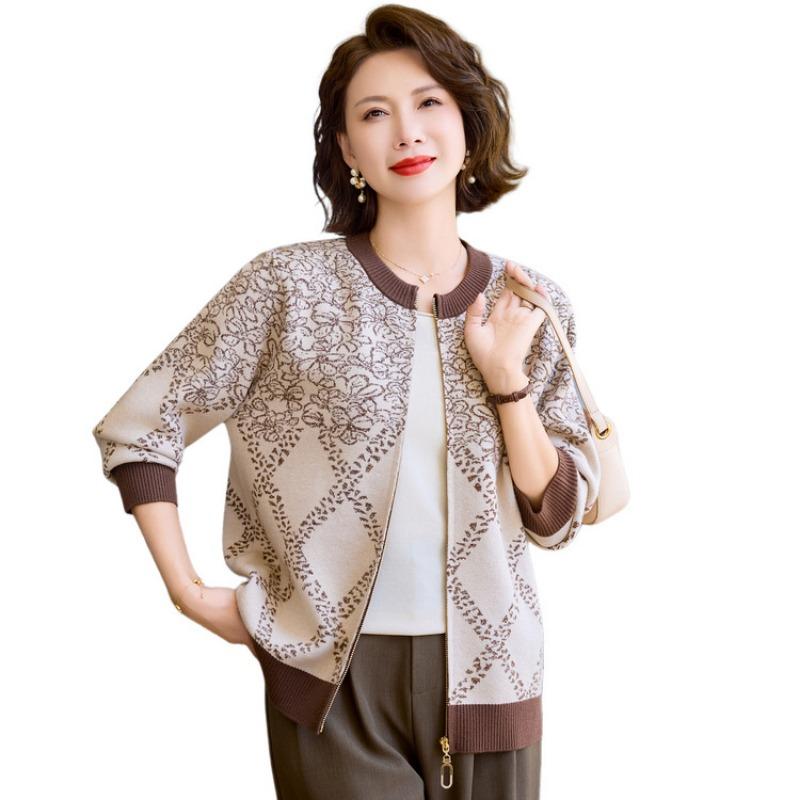 Chinese Women's Autumn Temperament Short Coat Mother's New Knitted Cardigan Coat Middle-aged and Elderly Casual Top