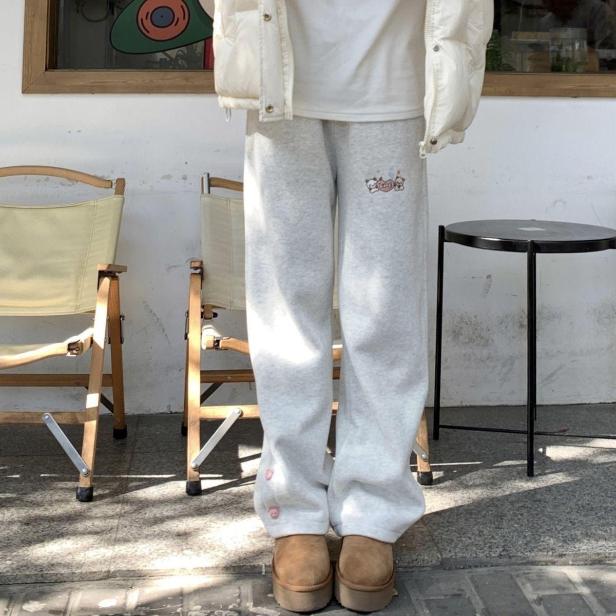 

Kawaii Sweet Harajuku Высокая талия Широкие брюки Женские японские модные вышитые медведи Свободные брюки Мягкие Gril XL слоновая кость