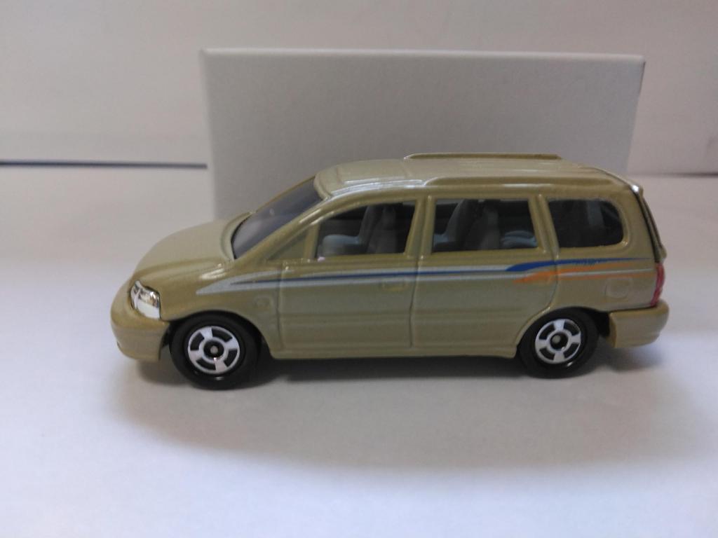 Tomica Honda Odyssey Special Color Made in China This is a single unit from the set.