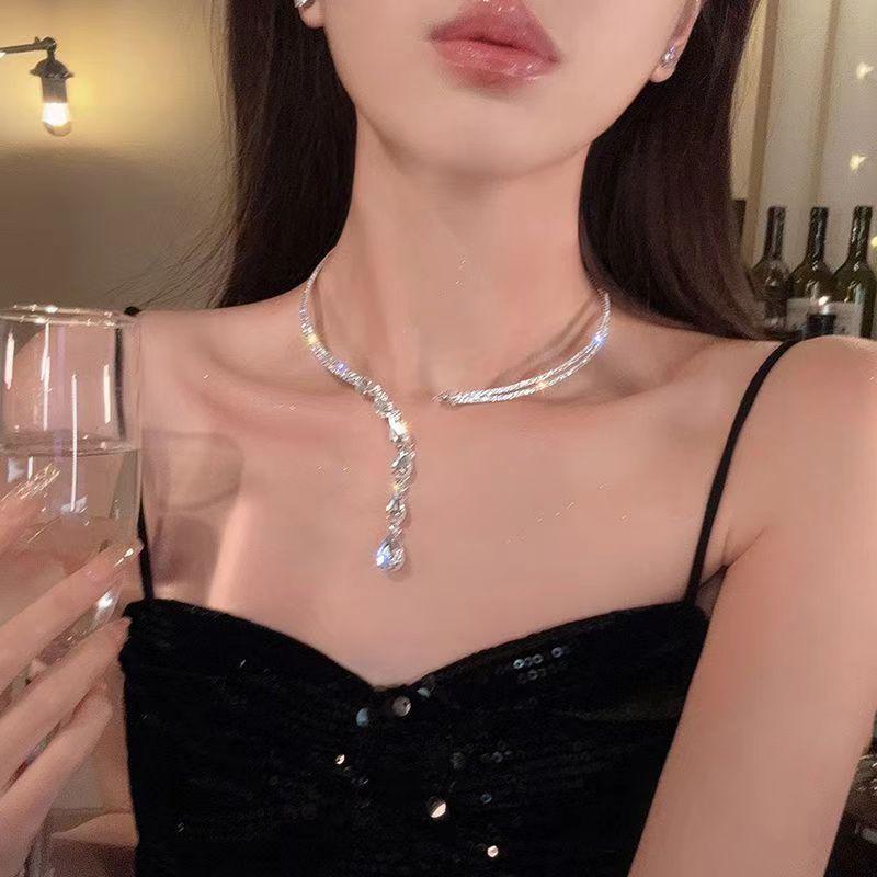 Spicy Girl Tassel Pearl Necklace: Elegant, Versatile Clavicle Jewelry for Women