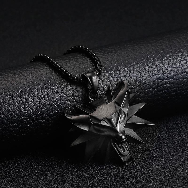 European and American Game-Themed Witcher Wolf Head Necklace - Titanium Steel Pendant for Men