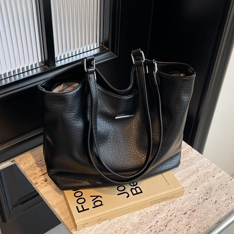 Vintage handbag bag high-end large-capacity women's bag 2025 new simple commuter bag fashionable shoulder underarm bag