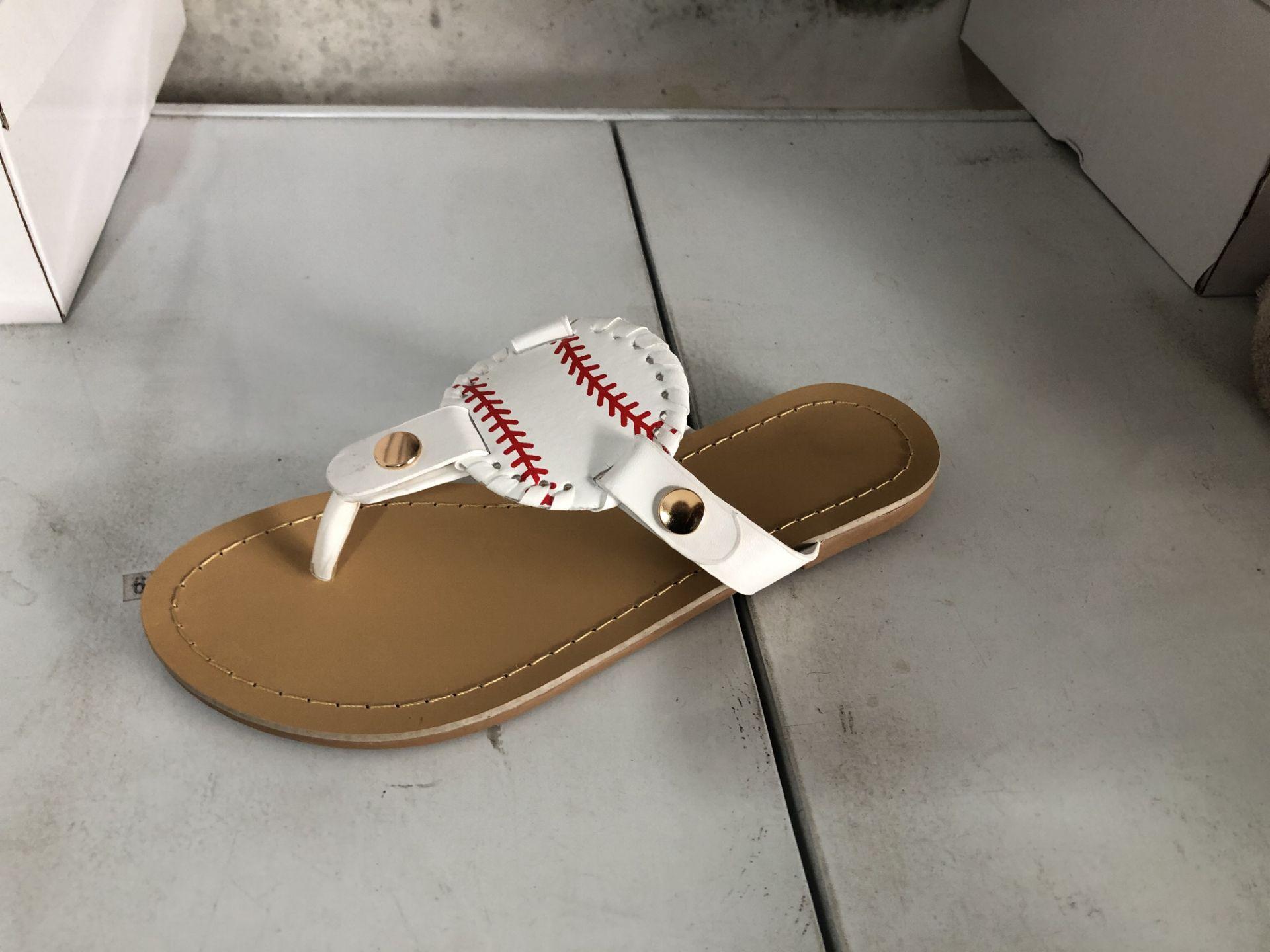 

Летние женские туфли большого размера с принтом рыбьей кости 2025 года, новые европейские и американские бейсбольные туфли с плоским носком, классные пляжные тапочки 36 белый