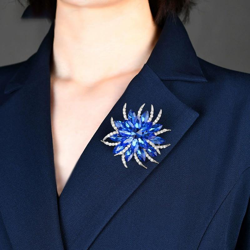 Crystal Flower Brooch Pins Women Badge Jewelry Wedding Party Gifts