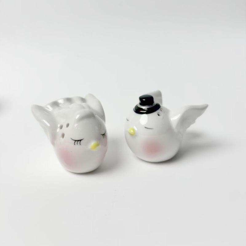 Unique Ceramic Spices Bottle Handcrafted Mini Seasoning Dispenser Ceramic Seasoning Bottle For Cooking Enthusiasts