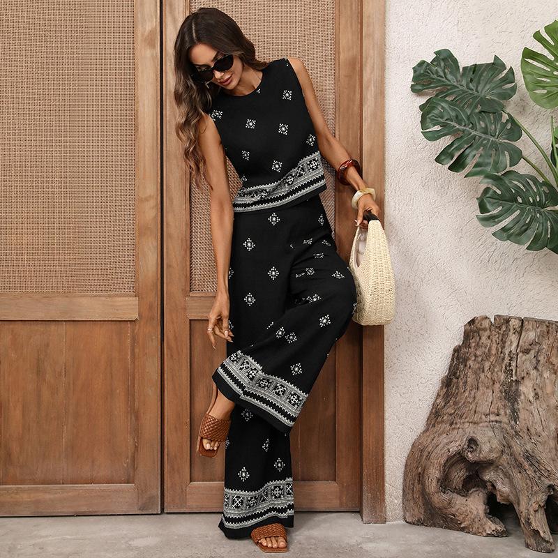 Summer New Vintage Beach-style Two-piece Ethnic Geometric Print Set for Women