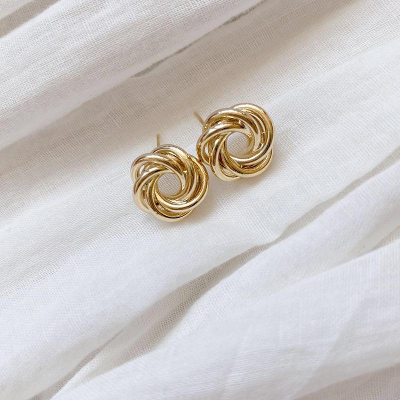 Silver Needle Retro Earrings Korean Stud Earrings Are Small, Exquisite, Simple and Versatile Earrings Dongdaemun Ins Cold Wind