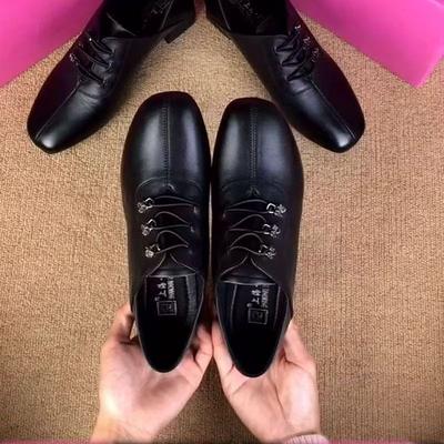 Weiche Leder Damen Schuhe mittlerer Absatz Frühling und Herbst neu dicker Absatz Schnürschuhe kleine Lederschuhe vielseitige Einzel Schuhe Mutter Schuhe