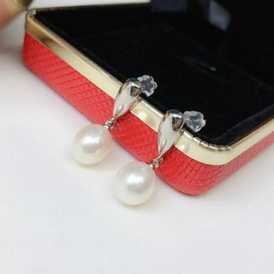 Elegant Rice-shaped Freshwater Pearl Earrings - Water Drop Studs, Simple and Stylish for a Queen.