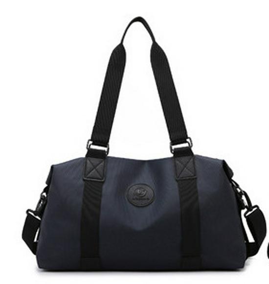 

Large Capacity Lightweight Travel Tote with Wet & Dry Separation