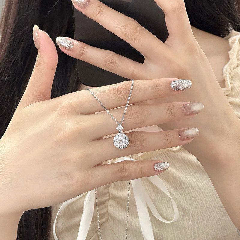 Elegant French-Inspired Diamond Necklace for Women – Timeless, Sophisticated & Versatile Luxury Accessory