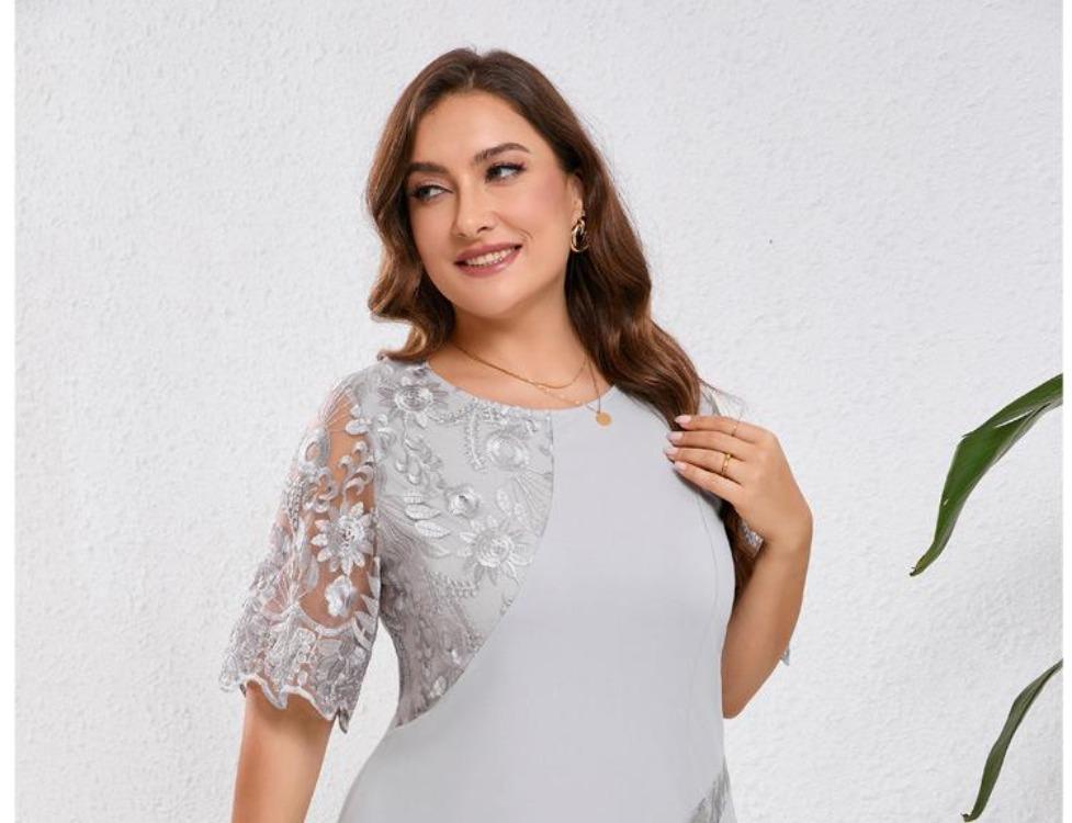 Dámské koktejlové šaty plus size slim s vyšívanou krajkovou stříží