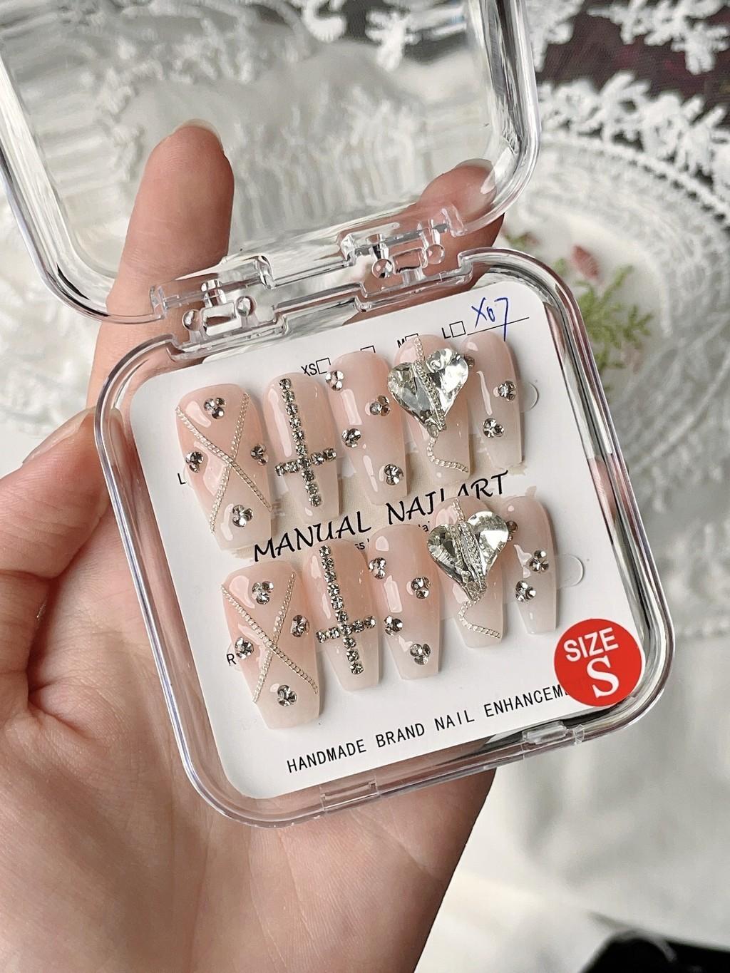 

Nails Wearable Fashionable Handmade Art With Chain And Love Heart Pattern Gift L