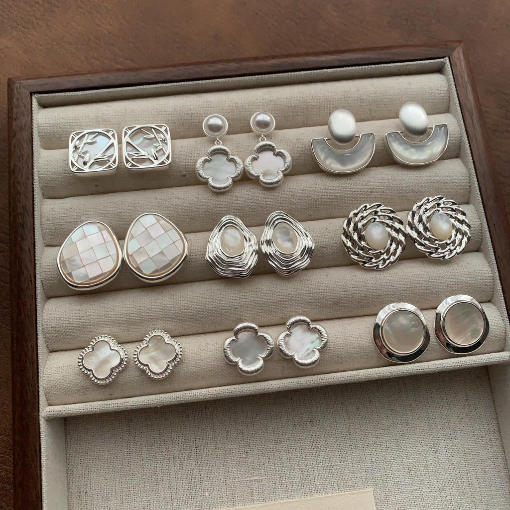 Classic Shell Geometric Stud Earrings Retro Elegance Light Luxury Temperament Versatile Niche Simple Daily Earrings