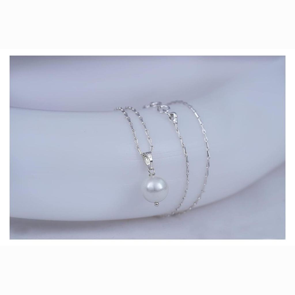 Klassisch-stilvolles, trendiges, versilbertes Designer-Anhänger-Set mit japanischen Perlen, Tropfenohrringen und Kette für Damen und Mädchen, Büro- und Freizeitkleidung