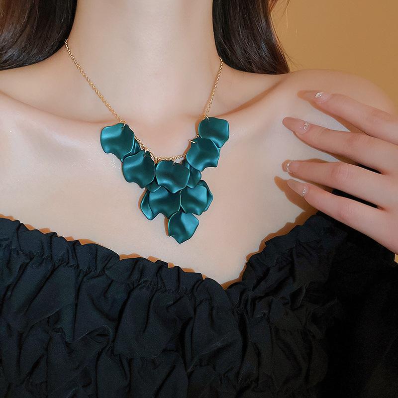 Bohemian vacation wind beaded necklace light luxury personality collarbone chain necklace
