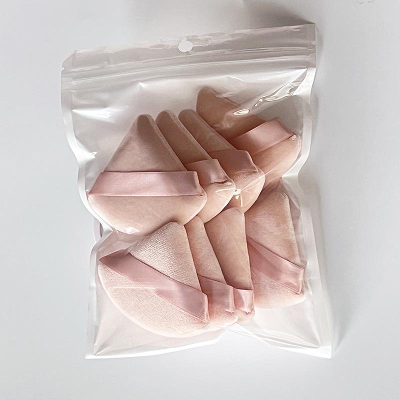 Velký trojúhelníkový sametový pudrový aplikátor na make-up - Super měkký, houbička na sypký pudr, V balení vějířovitá houbička