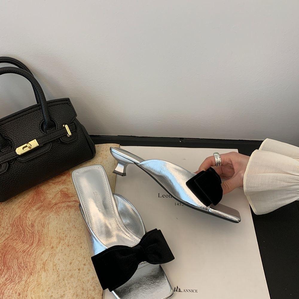 

Туфли-шлепанцы на высоком каблуке с квадратным носком 2025 новые с открытым носком крутые шлепанцы сексуальный темперамент бант знаменитость туфли-стилеты 38 серебряный