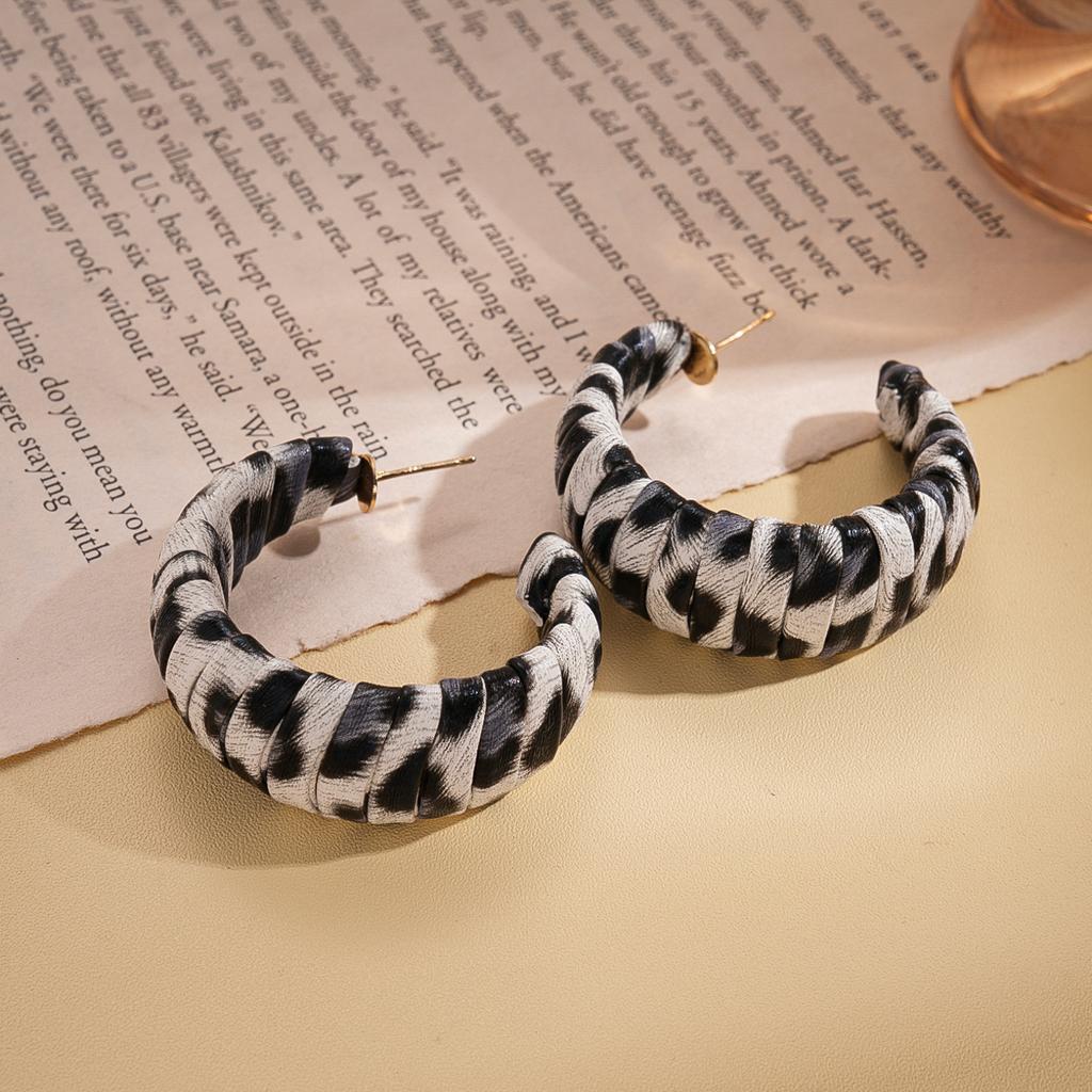 Leather Wrapped Leopard Geometric C-Shaped Silver Needle Earrings Autumn and Winter Earrings