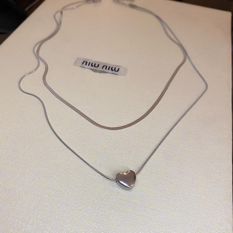 Titanium Steel Acacia Bean Pendant Clavicle Choker - Simple and Elegant Korean Style Necklace.