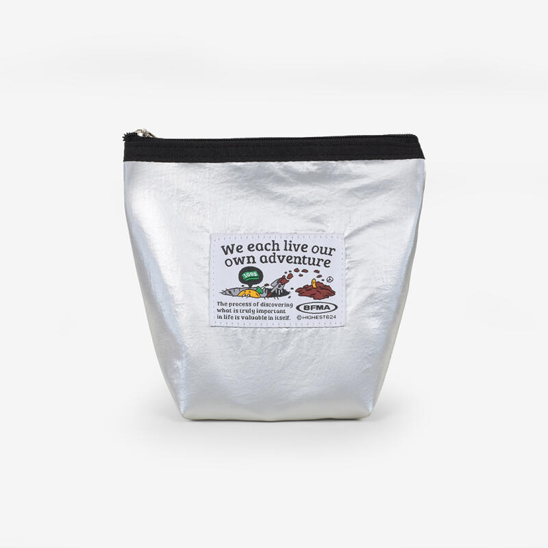 

Серебристо-черный пенал на молнии