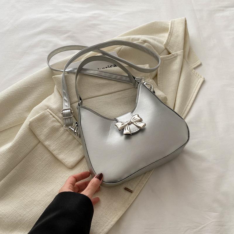 

Французька нішева модна жіноча сумка 2024, нова сумка під пахвами, солодка та красива сумочка з бантом, сумочка на ланцюжку, півмісяць срібний