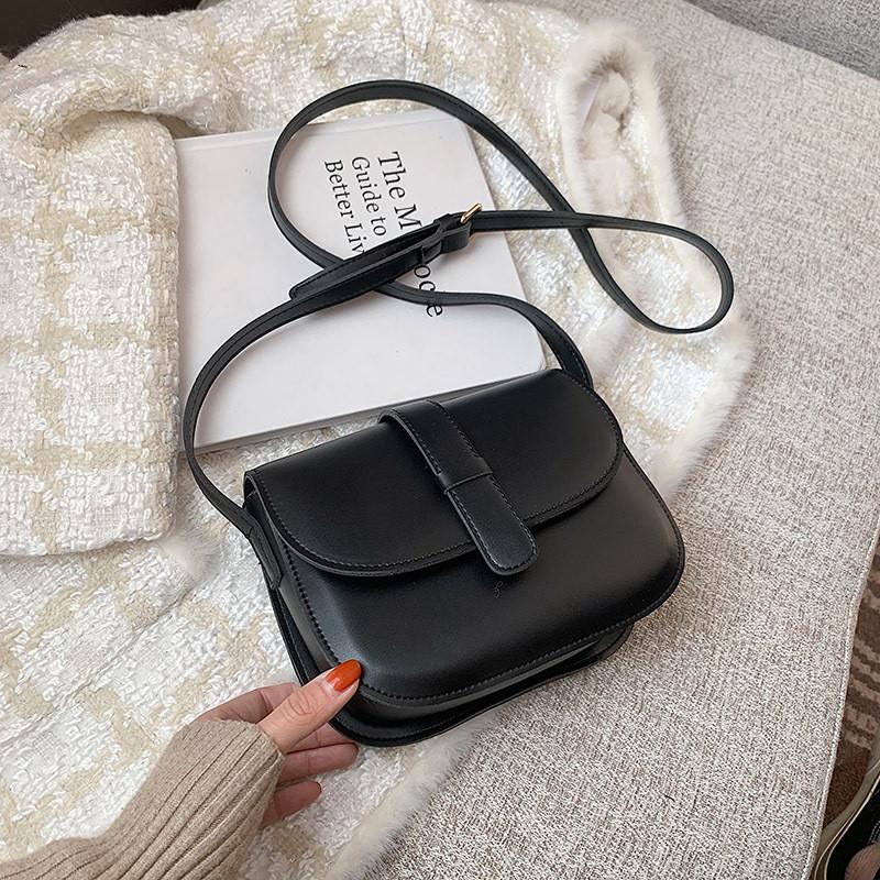 IELGY Texture Trendy Fashion Retro Messenger Bag All-Match Simple Saddle Bag