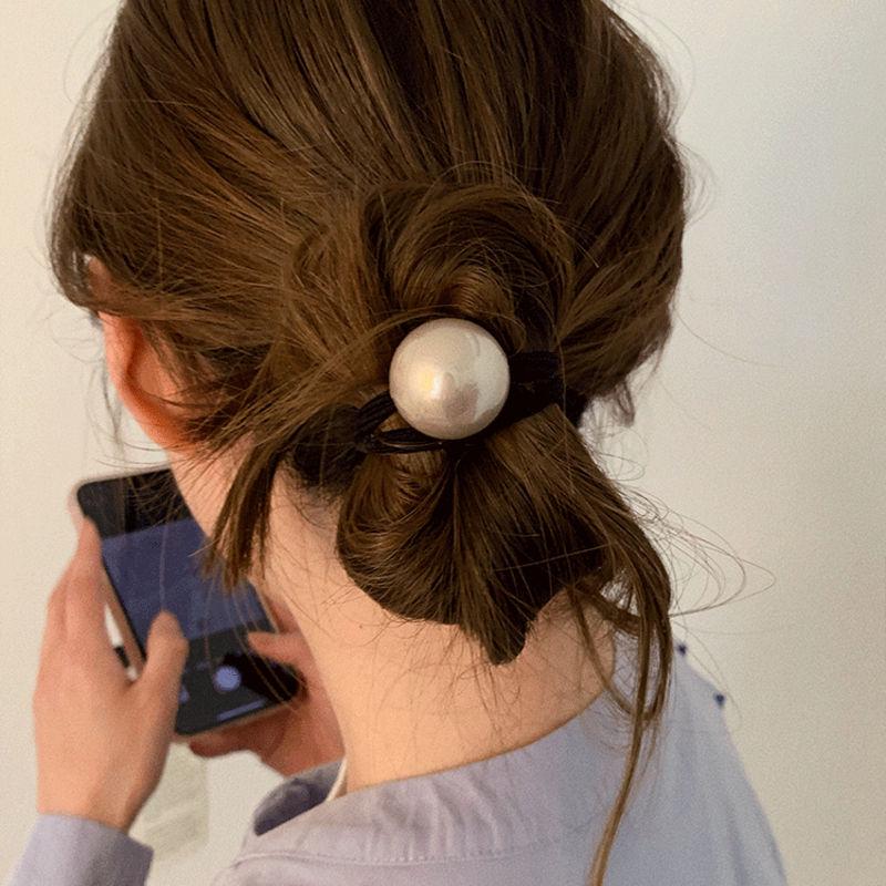 

Pearl Retro Elastic Hair Tie - Women s Accessory for Low Buns & High Ponytails