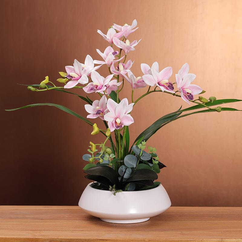 Umelé kvetinové aranžmán s orchideou Cymbidium pre obývaciu izbu, jedálenský stôl alebo na vystavenie na TV skrinke